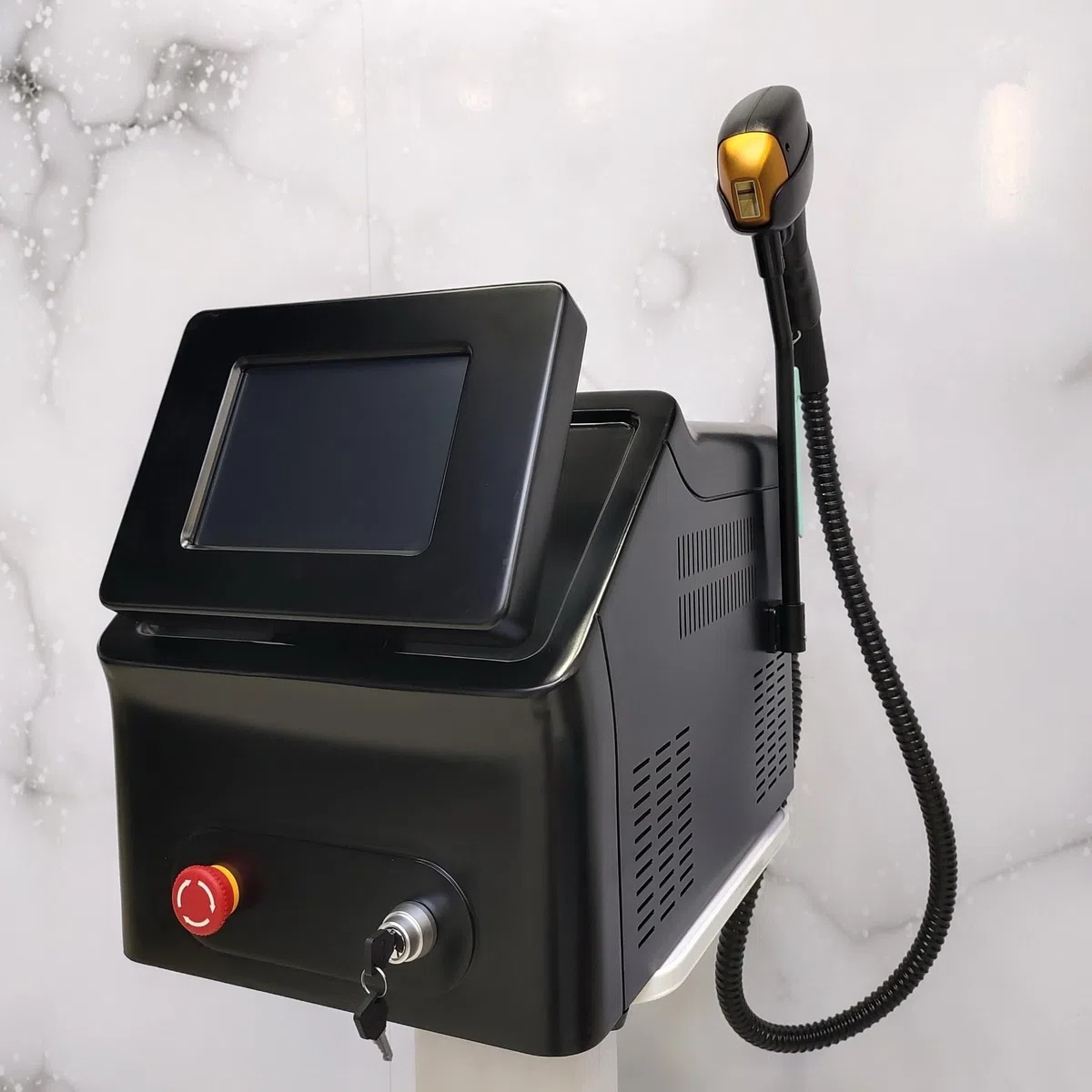 Machine d'épilation laser de diode de titane de glace professionnelle 3 longueur d'onde laser haute puissance